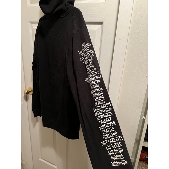 Zhu Dune Tour Official Hoody - Picture 3 of 5